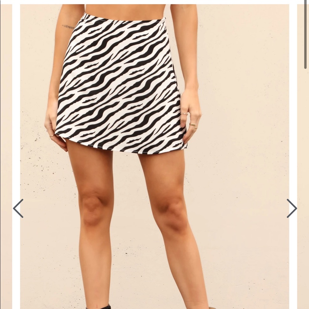Zebra silky mini skirt